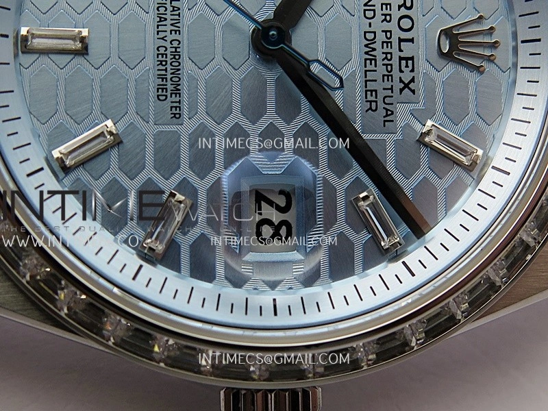 Land Dweller 127386 Diamond Bezel SS ESF Ice Blue Dial T Diamond Marker On SS Bracelet A7135