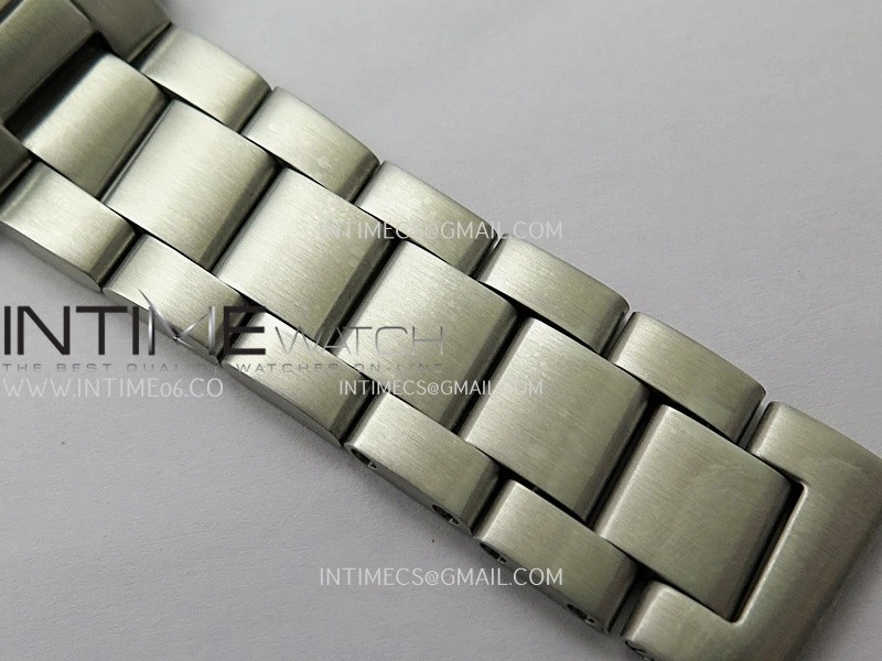 Avenger Chronometer 44mm GMT Yellow Second Hand SS B50 Best Version Black Dial On SS Bracelet A2836
