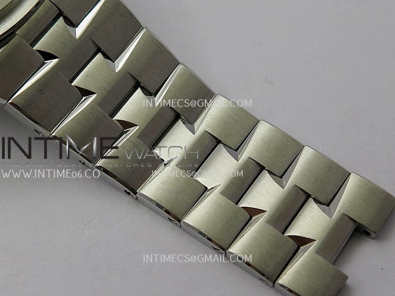 Overseas 4500V SS ZF 1:1 Best Edition Black Dial On SS Bracelet Asian Super Clone 5100 V2