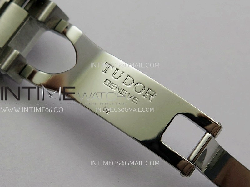 Black Bay M79470 GMT SS ZF 1:1 Best Edition White Dial On SS Bracelet Super Clone 3186