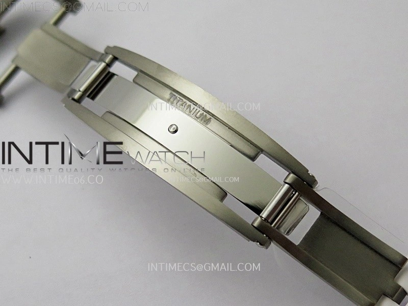 RM055 White Inner Bezel Black Crown NTPT NTPT ZF 1:1 Best Edition on White Rubber Strap RMUL2 Super Clone