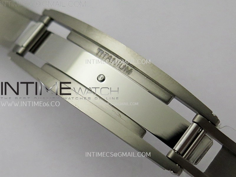 RM055 White Inner Bezel Black Crown NTPT NTPT ZF 1:1 Best Edition on White Rubber Strap RMUL2 Super Clone