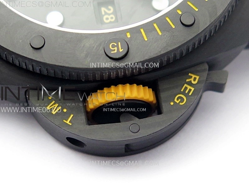 PAM1324 Carbotech 44mm GMT VSF 1:1 Best Edition Carbon Dial on Black Rubber Strap P.9011