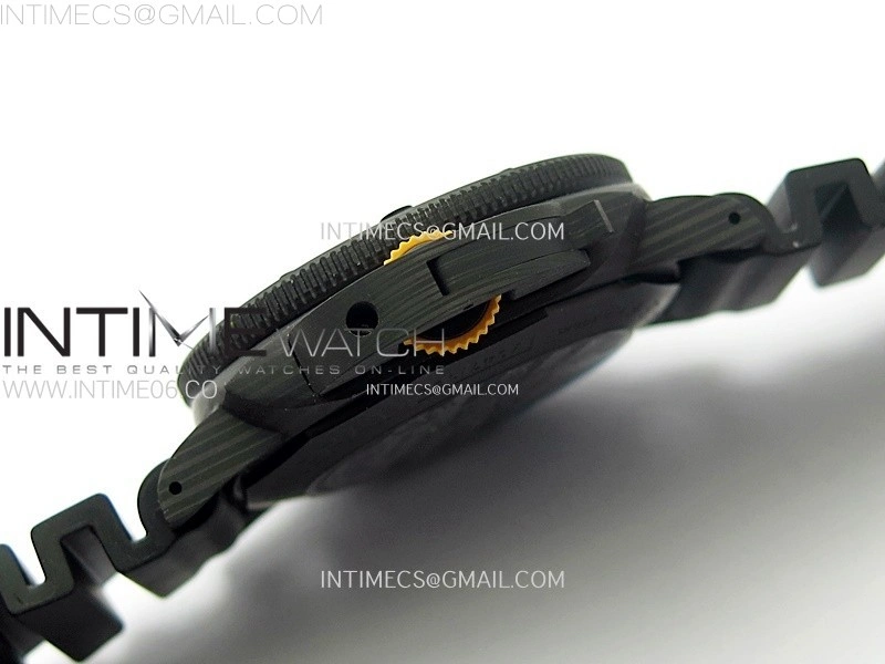 PAM1324 Carbotech 44mm GMT VSF 1:1 Best Edition Carbon Dial on Black Rubber Strap P.9011