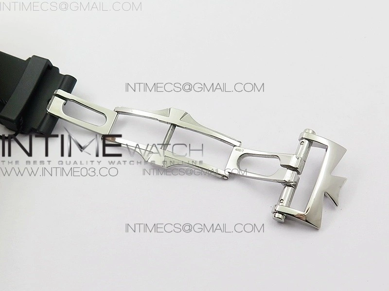 Overseas Dual Time Power Reserve TWA Best Edition White Dial on Black Rubber Strap A1222