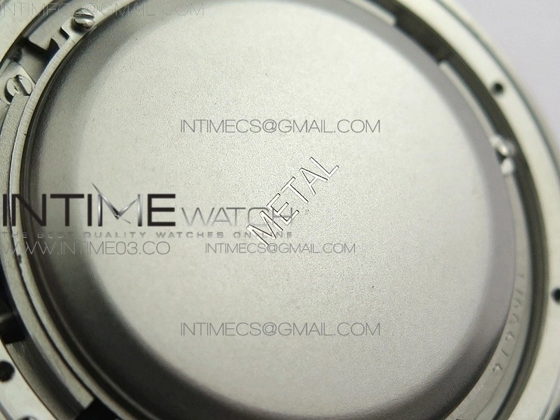 Overseas Dual Time Power Reserve TWA Best Edition White Dial on Black Rubber Strap A1222