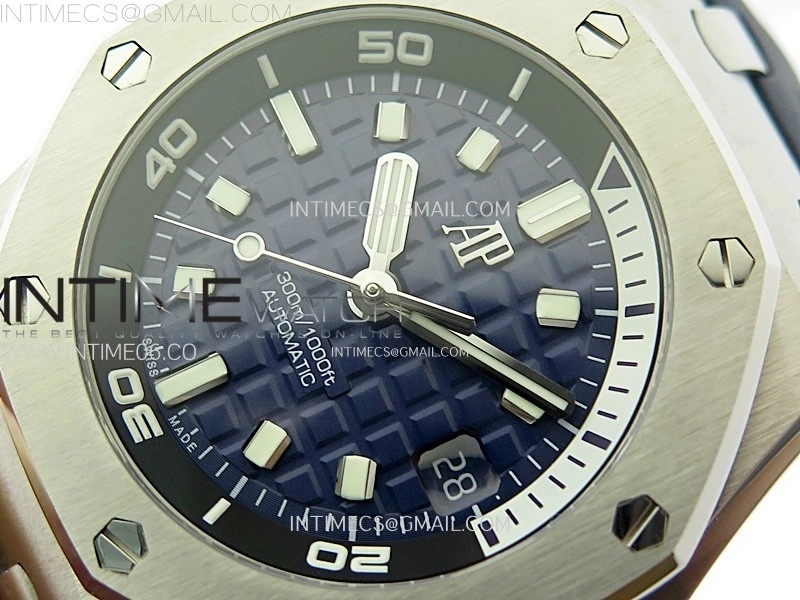 Royal Oak Offshore Diver 15720 APSF 1:1 Best Edition Blue Dial on Blue Rubber Strap SA4308