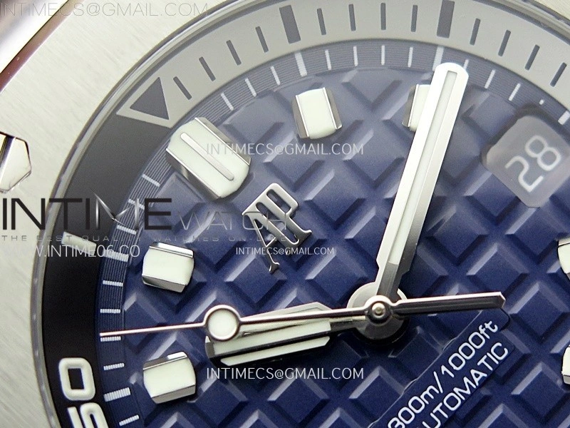 Royal Oak Offshore Diver 15720 APSF 1:1 Best Edition Blue Dial on Blue Rubber Strap SA4308