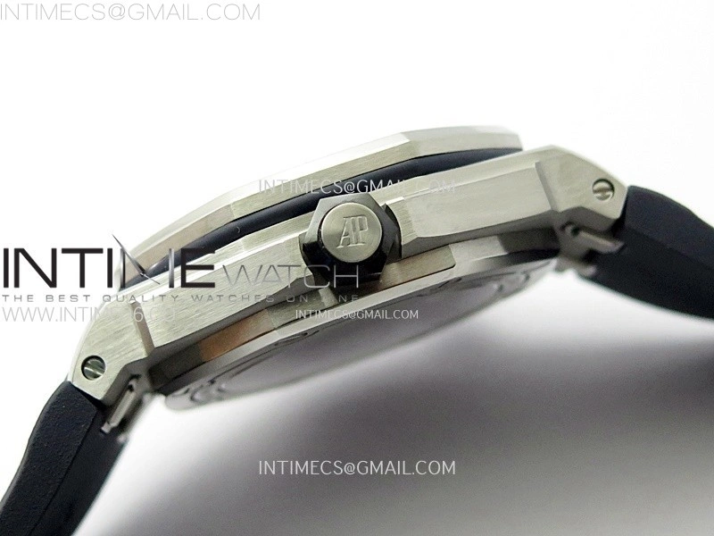 Royal Oak Offshore Diver 15720 APSF 1:1 Best Edition Blue Dial on Blue Rubber Strap SA4308