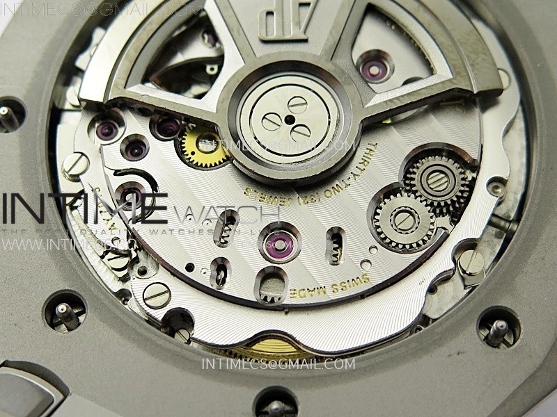 Royal Oak Offshore Diver 15720 APSF 1:1 Best Edition Blue Dial on Blue Rubber Strap SA4308
