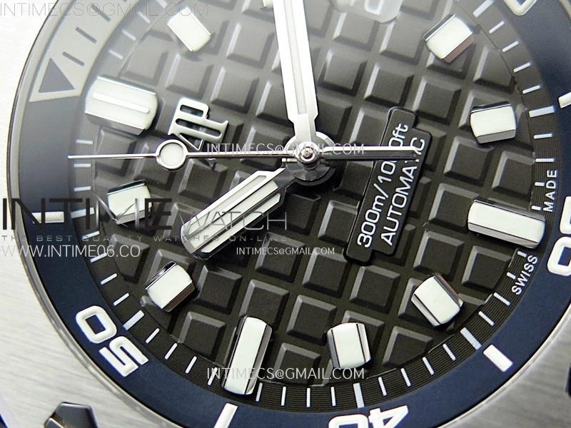 Royal Oak Offshore Diver 15720 APSF 1:1 Best Edition Gray Dial on Gray Rubber Strap SA4308