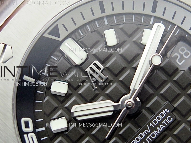 Royal Oak Offshore Diver 15720 APSF 1:1 Best Edition Gray Dial on Gray Rubber Strap SA4308