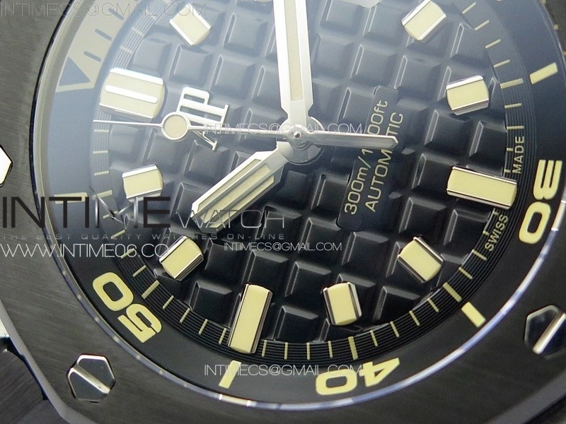 Royal Oak Offshore Diver 15720 IPF 1:1 Best Edition Black Dial on Black Rubber Strap A4308