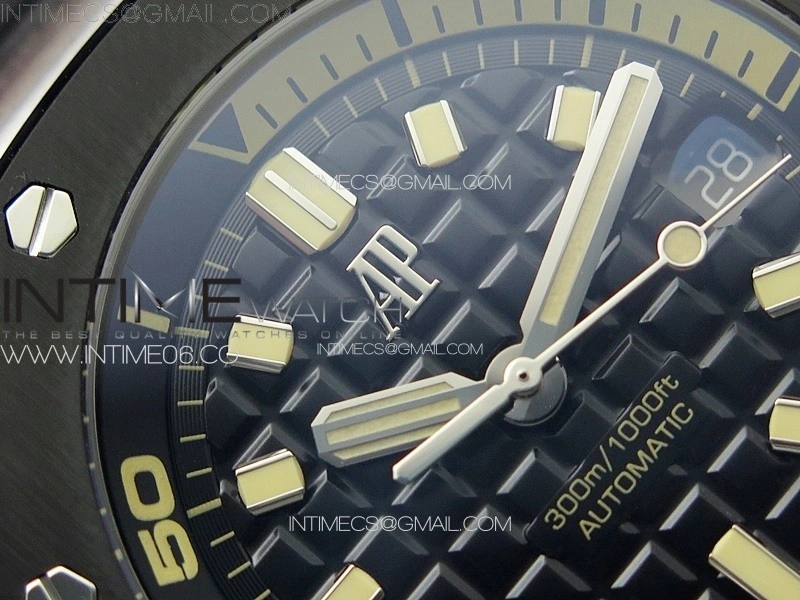Royal Oak Offshore Diver 15720 IPF 1:1 Best Edition Black Dial on Black Rubber Strap A4308