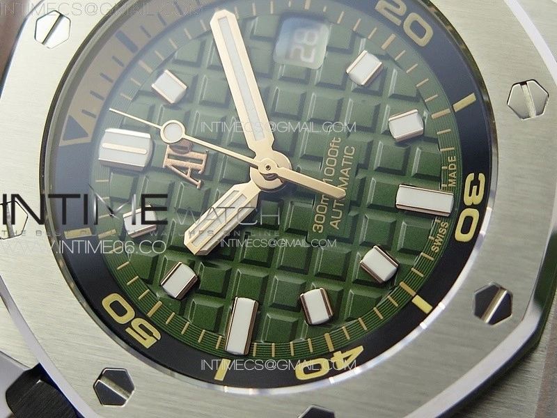 Royal Oak Offshore Diver 15720 IPF 1:1 Best Edition Green Dial on Green Rubber Strap A4308