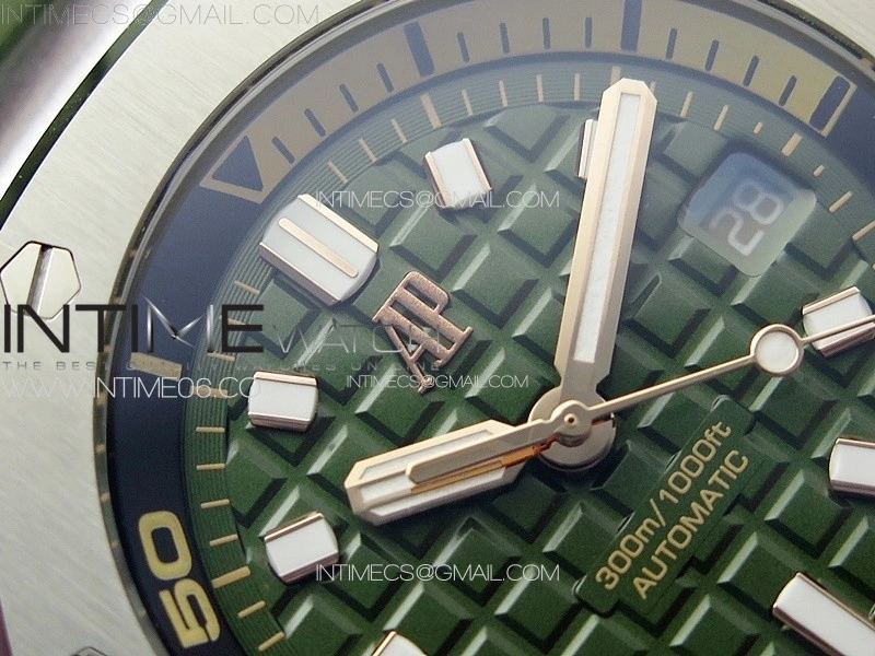 Royal Oak Offshore Diver 15720 IPF 1:1 Best Edition Green Dial on Green Rubber Strap A4308