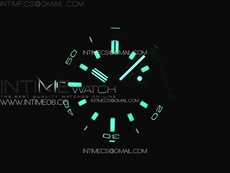 Royal Oak Offshore Diver 15720 IPF 1:1 Best Edition Green Dial on Green Rubber Strap A4308