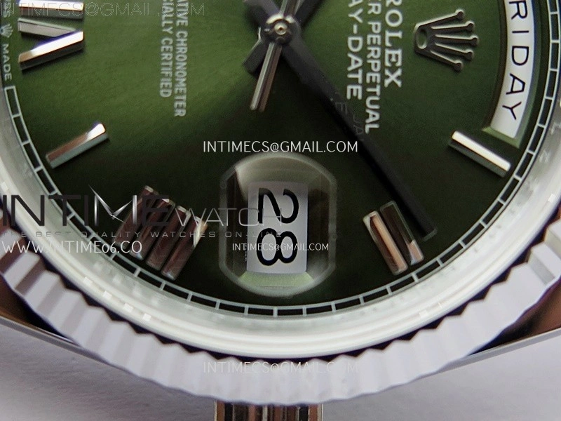 Day Date 228239 40mm 904L SS Bezel QF Gain Weight Green Dial Roman Markers on SS President Bracelet A2836