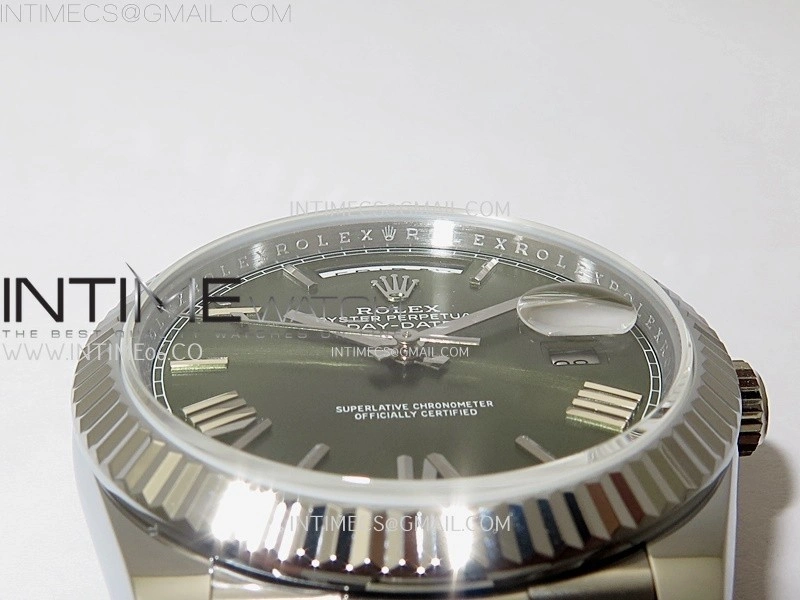 Day Date 228239 40mm 904L SS Bezel QF Gain Weight Green Dial Roman Markers on SS President Bracelet A2836