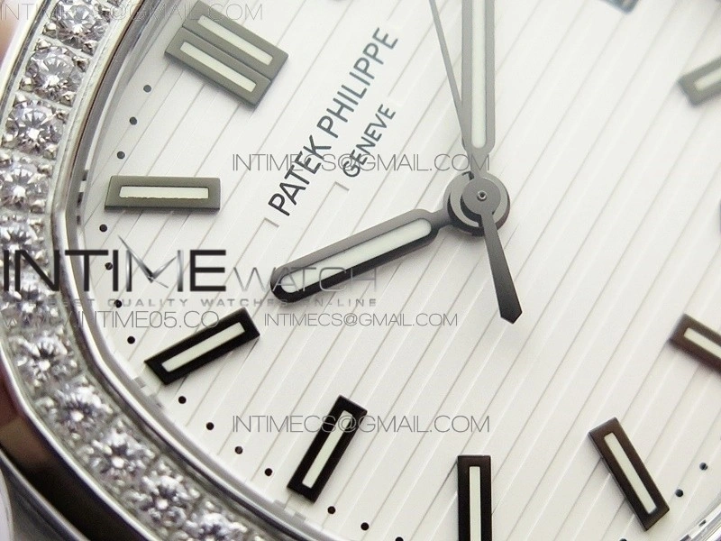 Nautilus Jumbo 5713 Super Replication PPF 1:1 Best Edition White Textured Dial on SS Bracelet PPF324