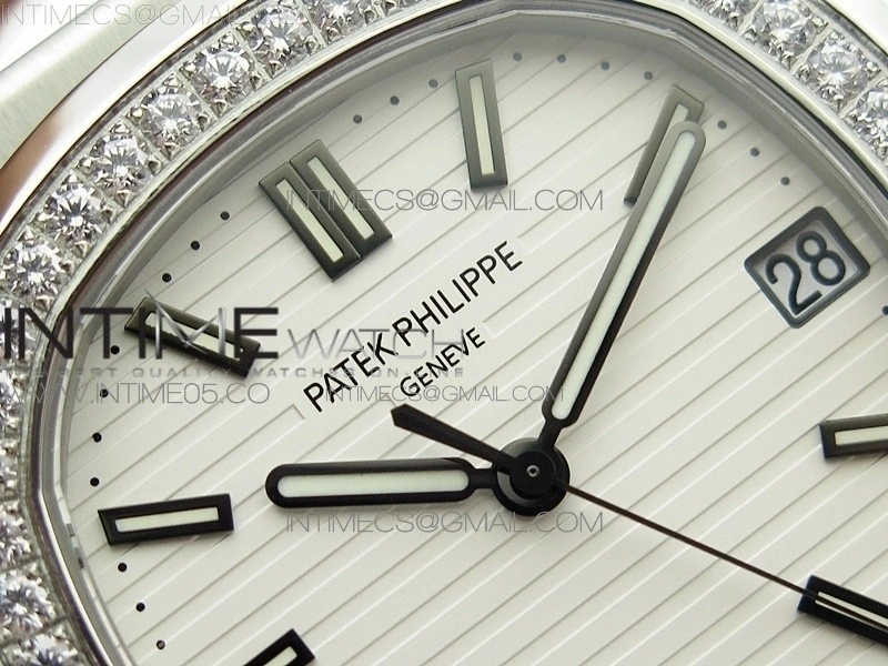 Nautilus Jumbo 5713 Super Replication PPF 1:1 Best Edition White Textured Dial on SS Bracelet PPF324