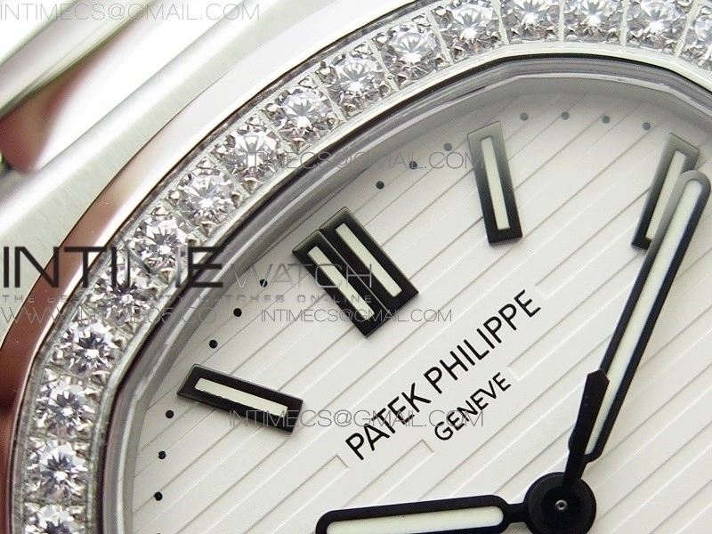 Nautilus Jumbo 5713 Super Replication PPF 1:1 Best Edition White Textured Dial on SS Bracelet PPF324