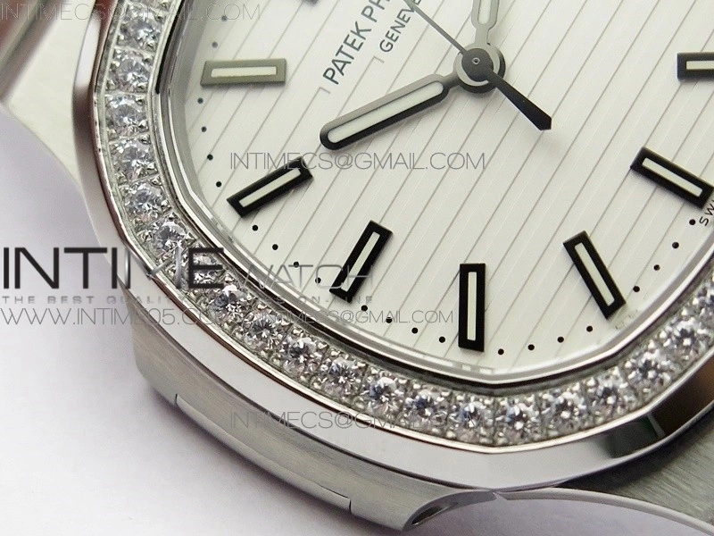 Nautilus Jumbo 5713 Super Replication PPF 1:1 Best Edition White Textured Dial on SS Bracelet PPF324