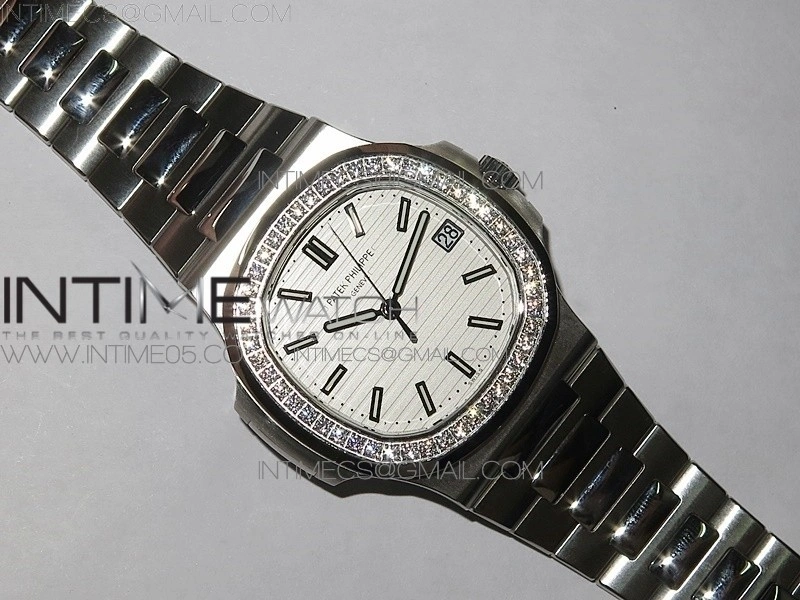 Nautilus Jumbo 5713 Super Replication PPF 1:1 Best Edition White Textured Dial on SS Bracelet PPF324