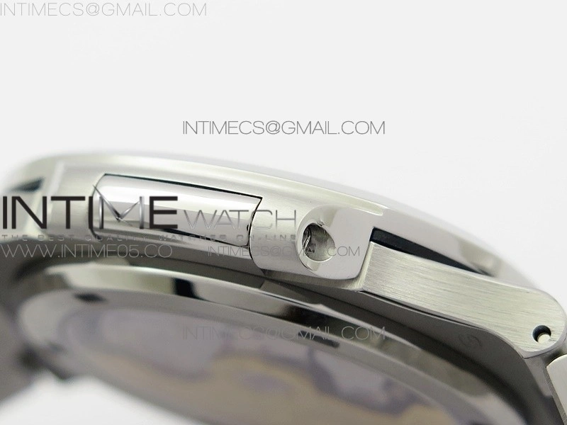 Nautilus Jumbo 5713 Super Replication PPF 1:1 Best Edition White Textured Dial on SS Bracelet PPF324