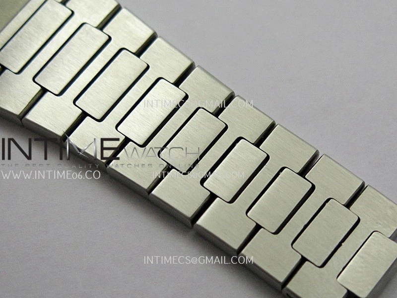Nautilus 5711 1A Red T Diamond SS GRF 1:1 Best Edition Gray Textured Dial On SS Bracelet Asian 26-330
