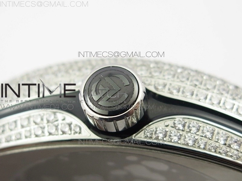 Vanguard V45 SS Full Diamonds Black Textured Diamonds Markers on Black Gummy Strap A2813