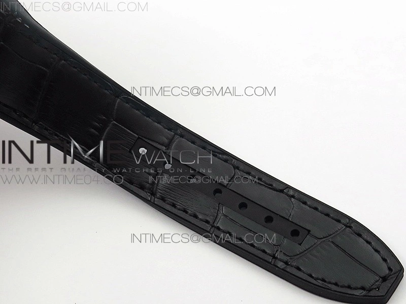 Vanguard V45 SS Full Diamonds Black Textured Diamonds Markers on Black Gummy Strap A2813