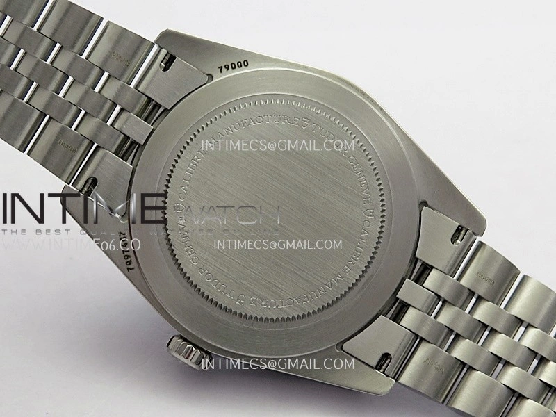 Heritage Black Bay M79000N 37mm SS ZF 1:1 Best Edition Black Dial Black Bezel On Jubilee Bracelet A2824