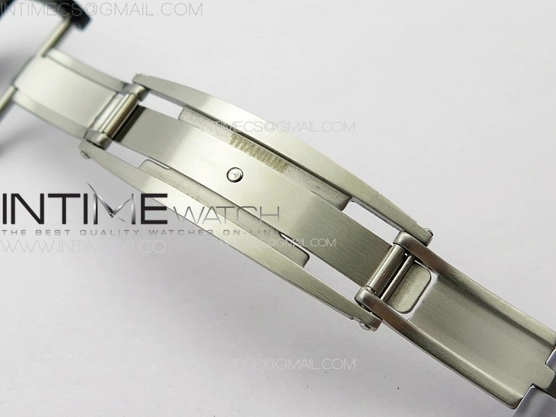 RM035-01 Forged Carbon Case KUF Best Edition Red Crown on Gray Rubber Strap MIYOTA8215