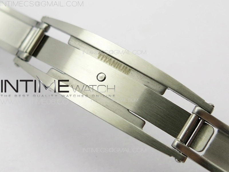 RM035-01 Forged Carbon Case KUF Best Edition Red Crown on Gray Rubber Strap MIYOTA8215