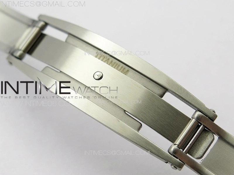 RM035-02 Forged Carbon Case KUF Best Edition Red Crown on Gray Rubber Strap MIYOTA8215
