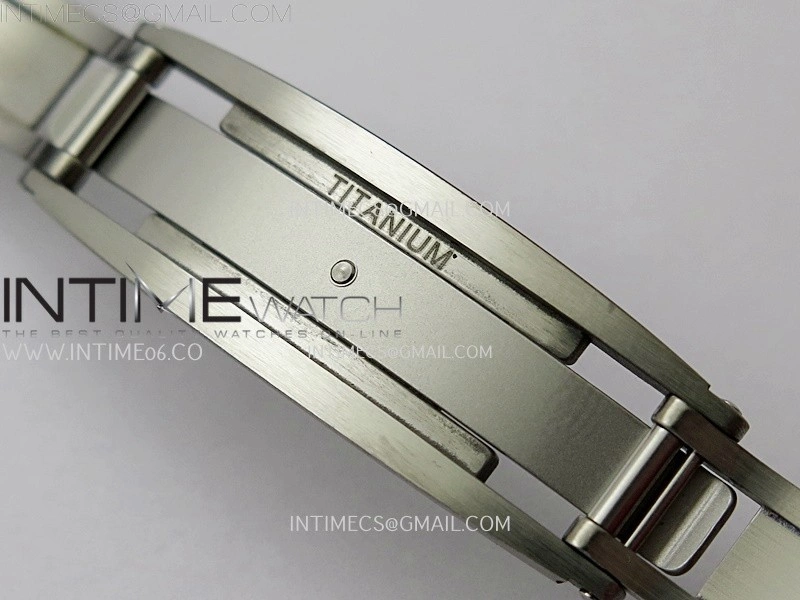 RM055 NTPT Ti APSF 1:1 Best Edition Black Inner Bezel Red Crown On Red Rubber Strap RMUL2 Super Clone