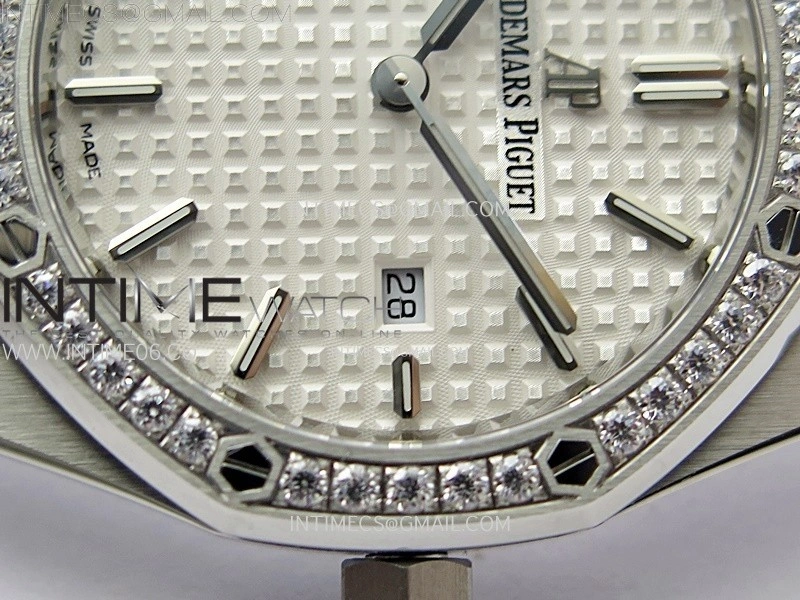 Lady Royal Oak 33mm 67651 Diamonds SS ZF 1:1 Best Edition White Textured Dial on SS Bracelet RONDA Quartz