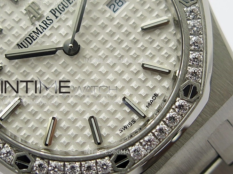 Lady Royal Oak 33mm 67651 Diamonds SS ZF 1:1 Best Edition White Textured Dial on SS Bracelet RONDA Quartz