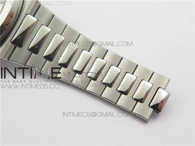 Nautilus 5726 1A-014 SS GRF 1:1 Best Edition White Dial Working Annual Calendaron SS BRACELET A.324