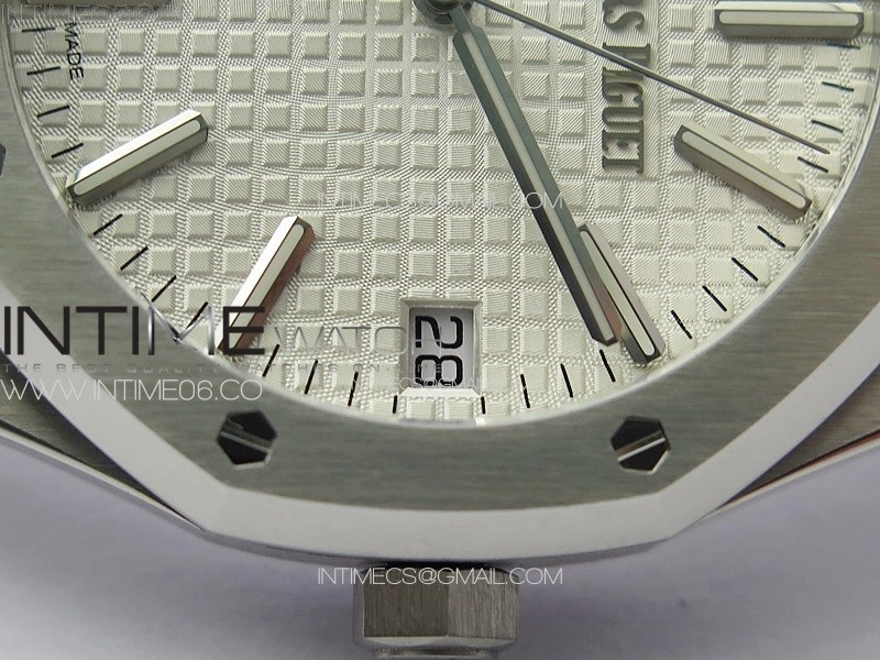 Royal Oak 41mm 15510 50th SS ZF 1:1 Best Edition Silver White Textured Dial on SS Bracelet A4302