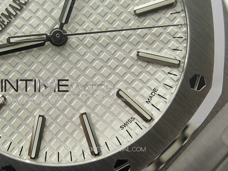 Royal Oak 41mm 15510 50th SS ZF 1:1 Best Edition Silver White Textured Dial on SS Bracelet A4302