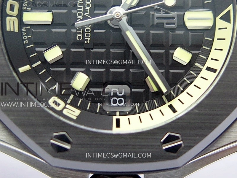 Royal Oak Offshore Diver 15720 Ceramic Bezel APSF 1:1 Best Edition Black Dial on Black Rubber Strap SA4308