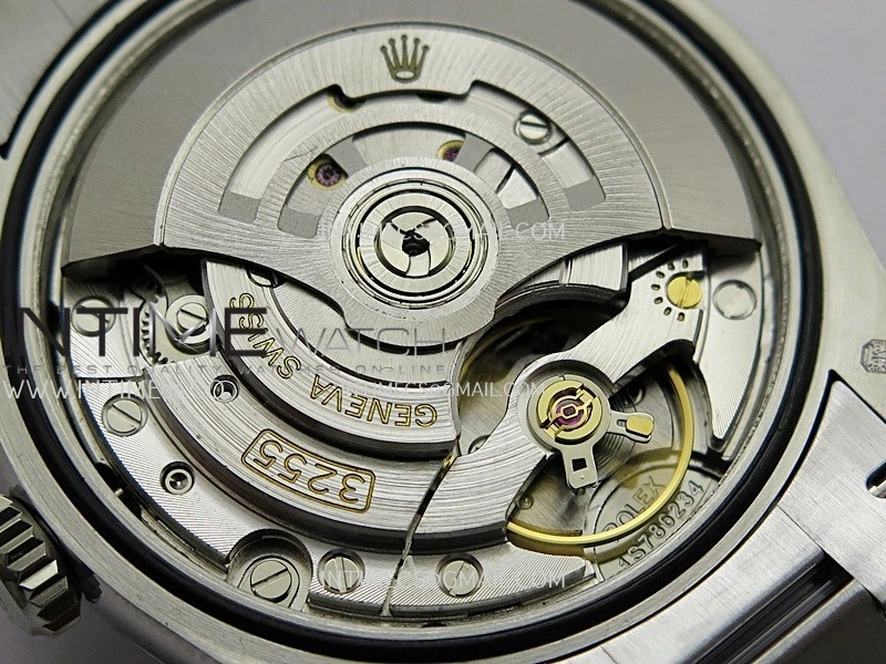 Day Date 128239 Gain Weight QF 1:1 Best Edition Red Dial Stick Marker On President Bracelet