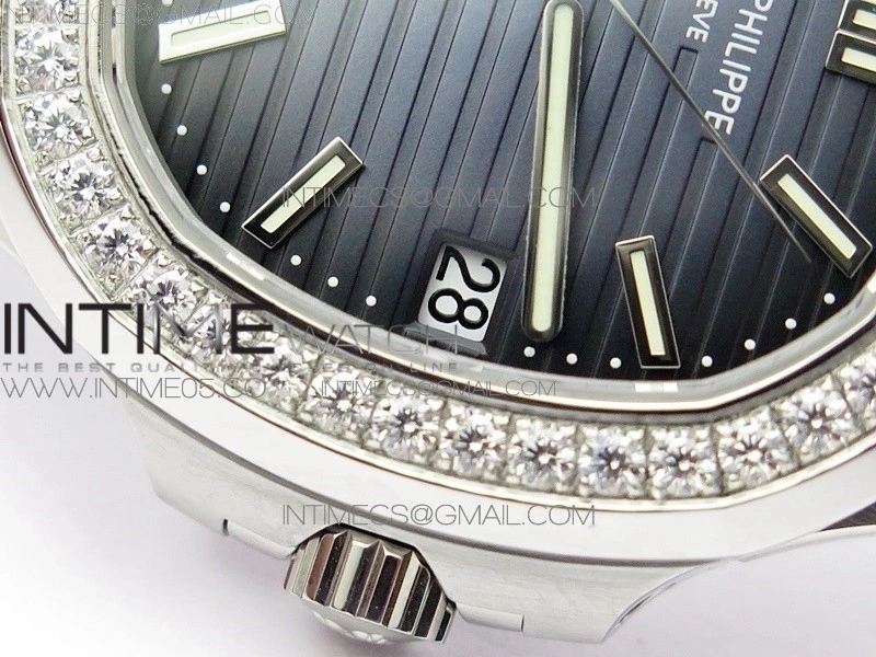 Nautilus Jumbo 5713 Super Replication PPF 1:1 Best Edition Blue Textured Dial on SS Bracelet PPF324