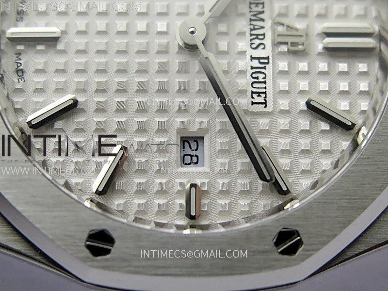 Lady Royal Oak 33mm 67651 SS ZF 1:1 Best Edition White Textured Dial on SS Bracelet RONDA Quartz