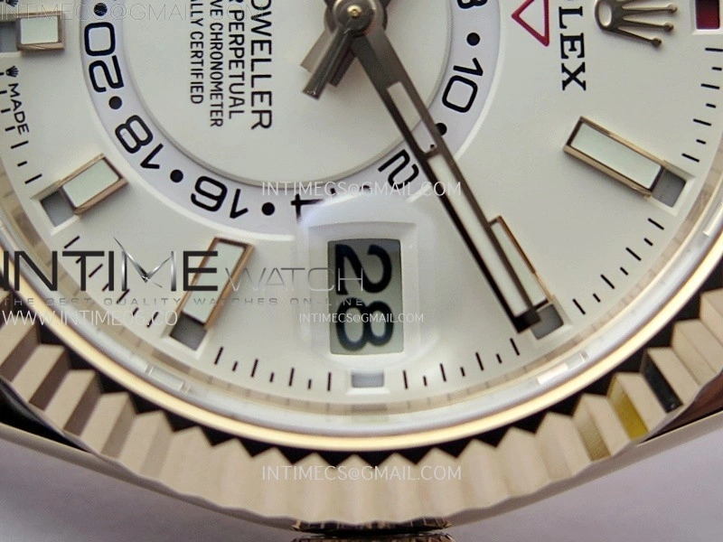 Sky-Dweller 336235 RG Noob 1:1 Best Edition White Dial on Black Rubber Strap Asian 23J to 9001