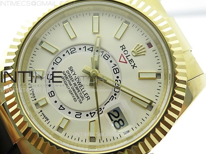 Sky-Dweller 336238 YG Noob 1:1 Best Edition White Dial on Black Rubber Strap Asian 23J to 9001