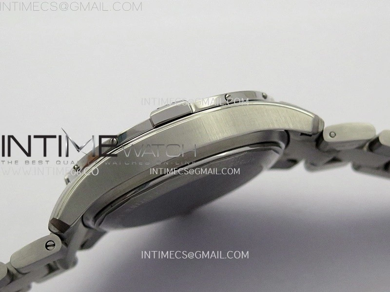 Avenger Chronometer 42mm GMT Red Second Hand SS BLSF 1:1 Best Version Black Dial On SS Bracelet A2836