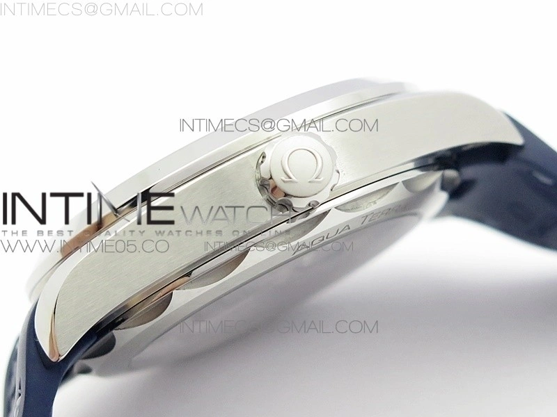 Aqua Terra 150M 43mm 24 VSF 1:1 Best Edition Blue Dial on Blue Rubber Strap A8938 Super Clone